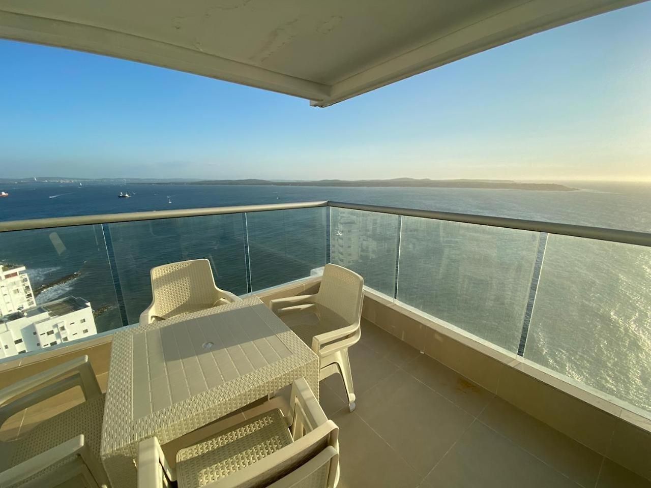 En Palmetto Sunset-laguito, Apartamento